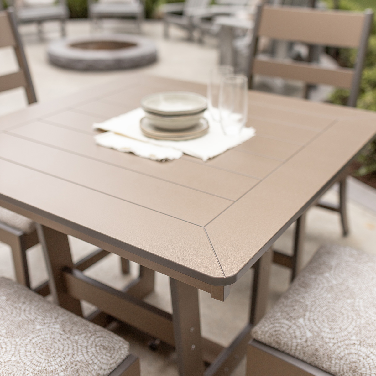 Hudson Hudson Tabletop Detail